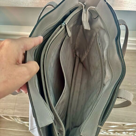 Michael Kors taupe, Jet Set leather tote. - Picture 6 of 9